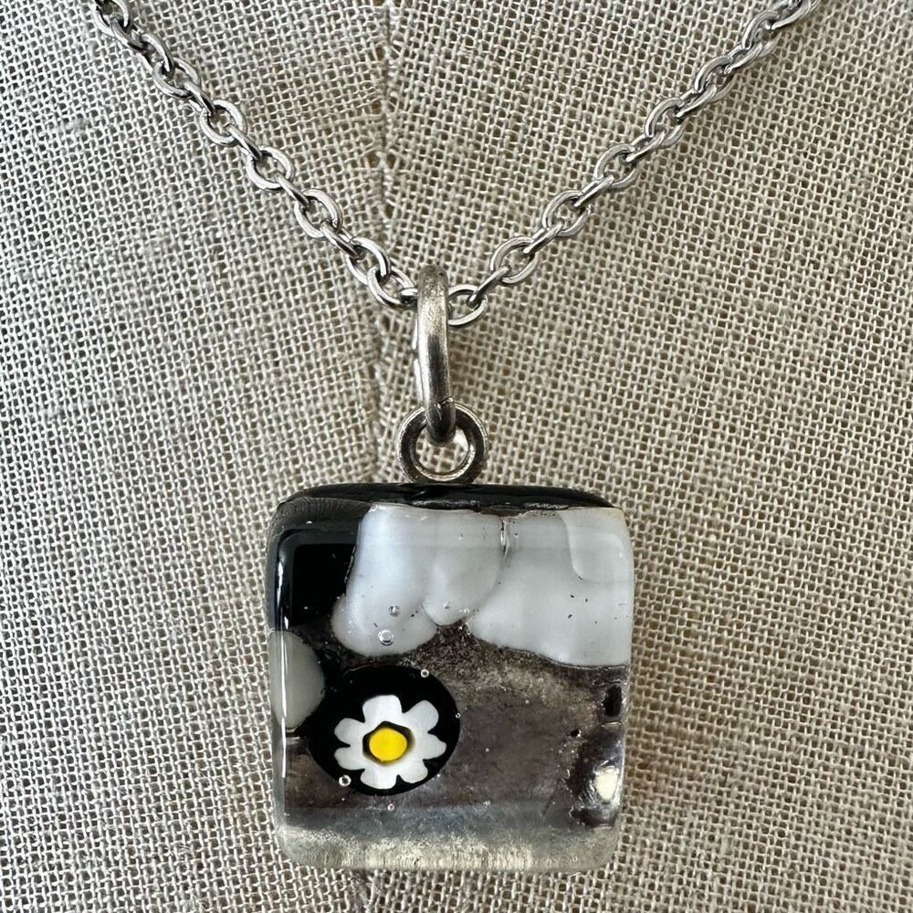 Murano Glass Millefiori Daisy Pendant Necklace